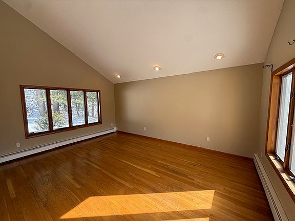 4th image of 50 Darlene Dr