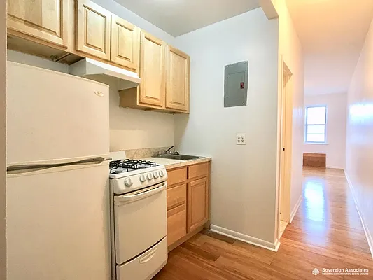 Rented by Sovereign Associates | media 10