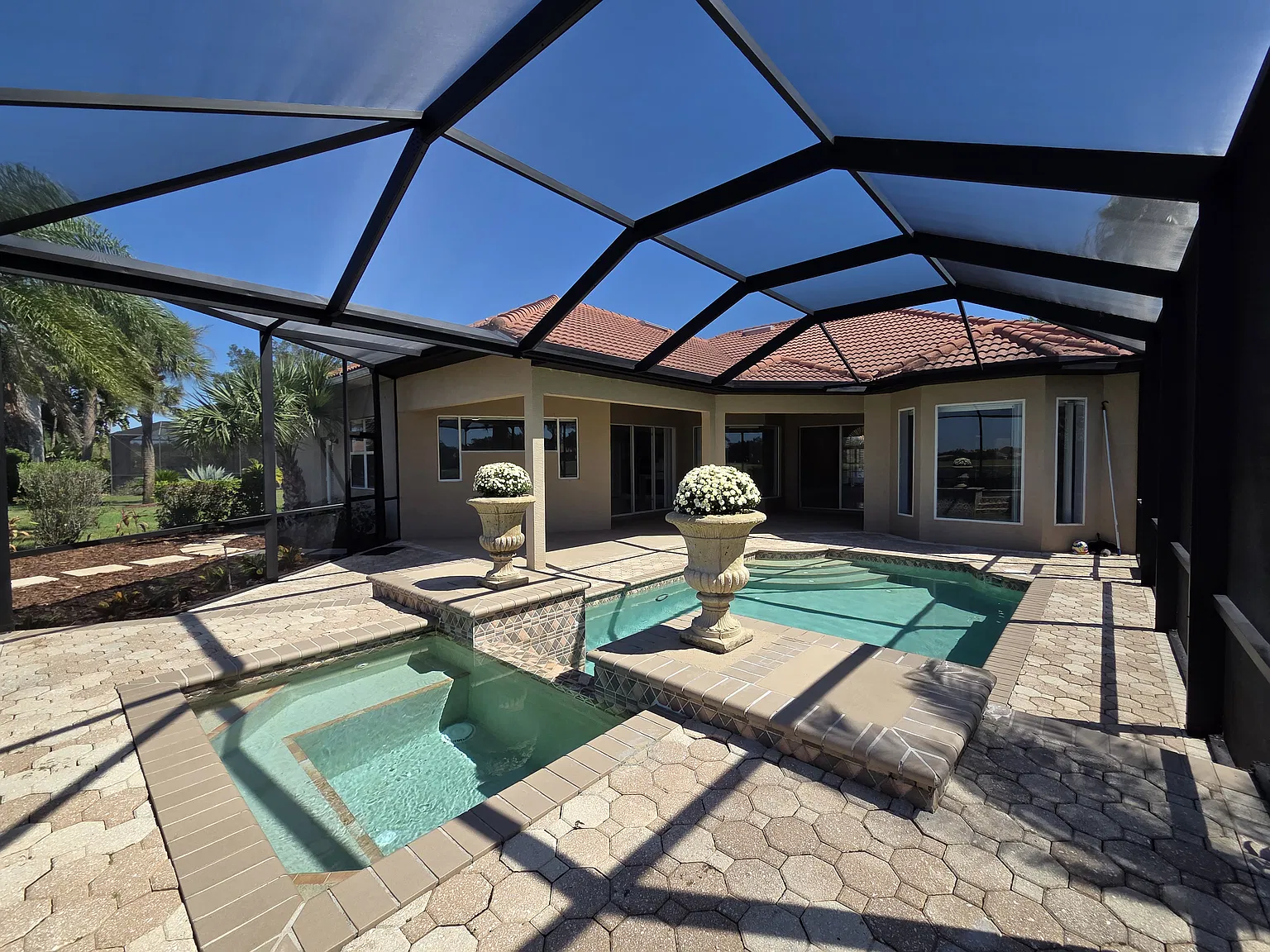 4 bed, 2948 sqft, $5,500 — Photo 2