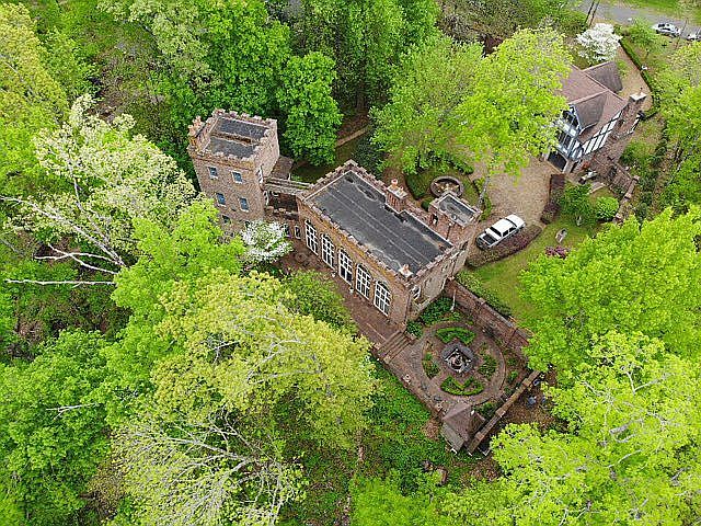 1st image of 248 Lakeview Dr