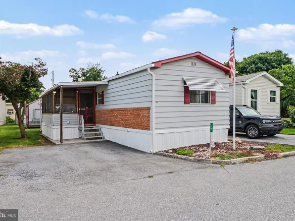 16 Four Little Acres Dr, Palmyra, PA 17078