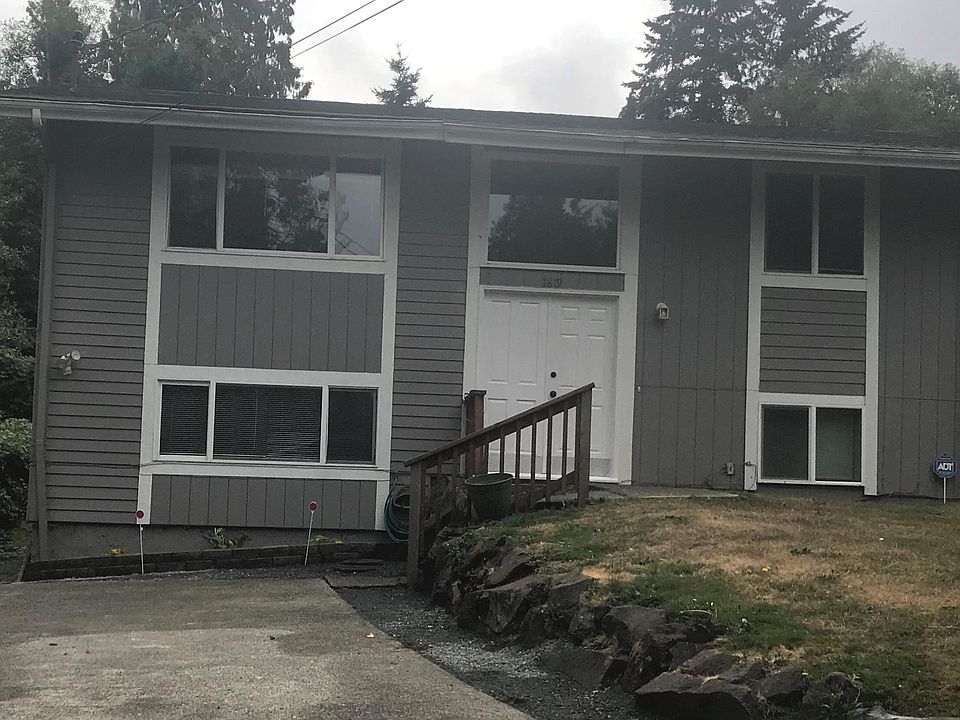 FRONT OF HOUSE
