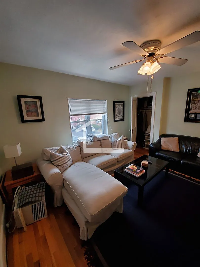 Nice 1 bed in Oak Square — Photo 2