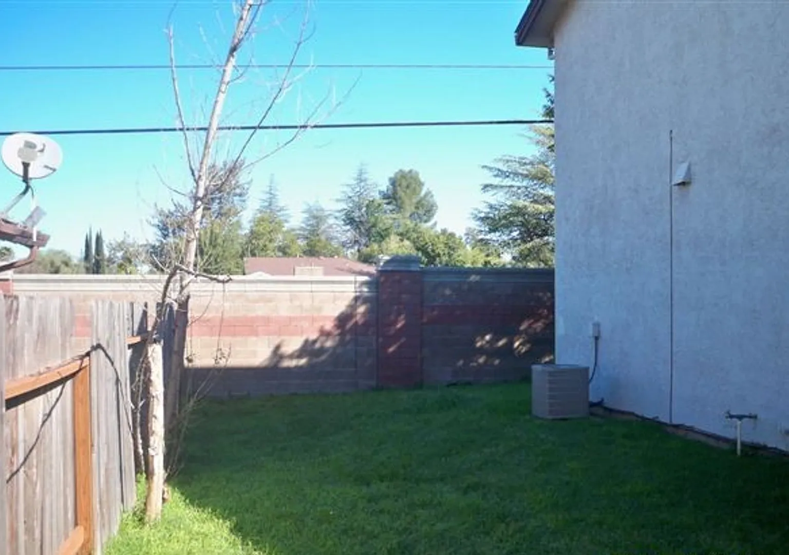 7758-7760 Pompei Court — Photo 4