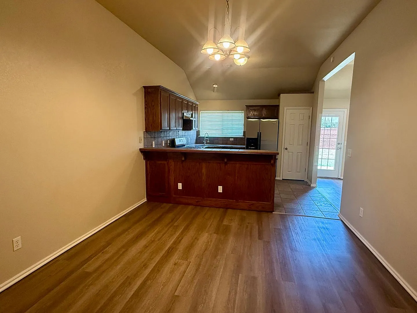 Edmond 3 Bed 2 Bath Home w/ Storm Shelter! — Photo 4