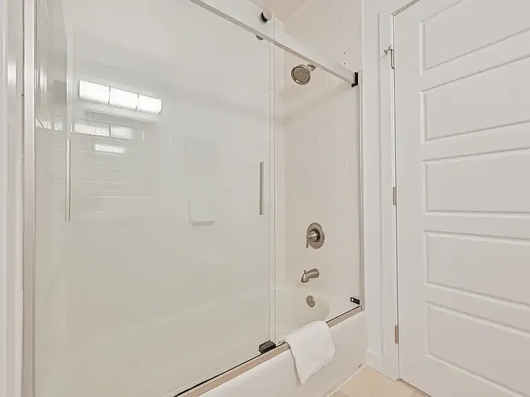 9 N Granville Ave — Photo 14