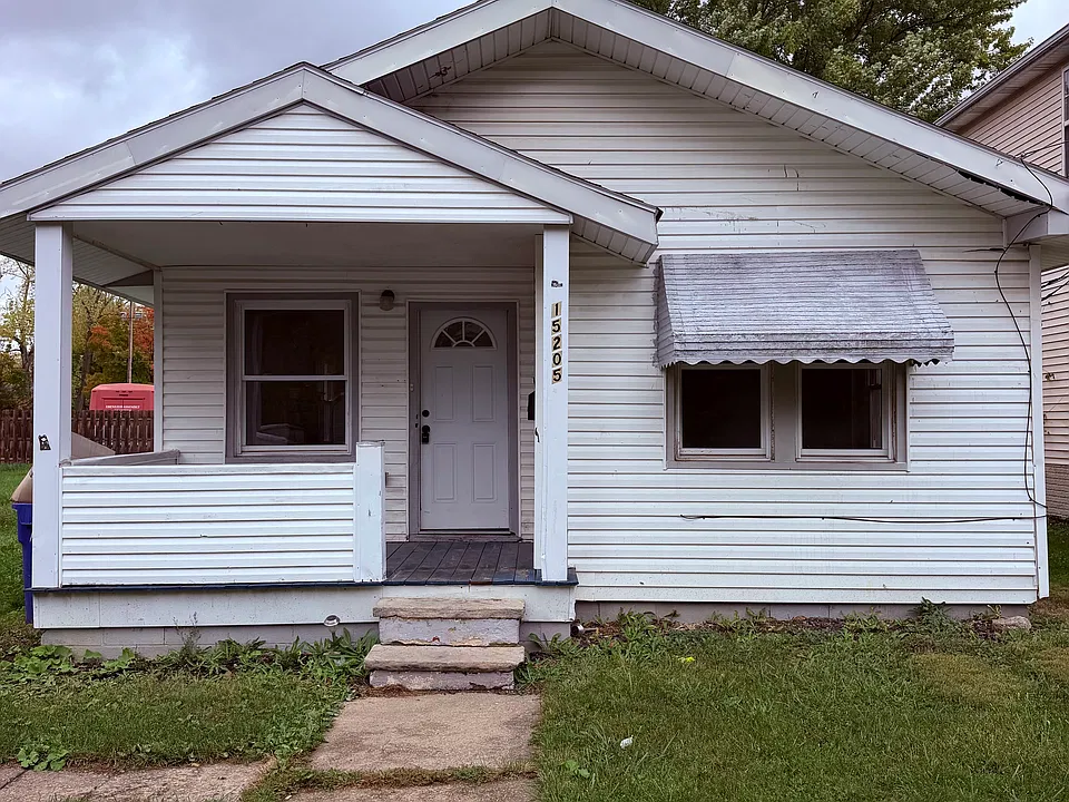 15205 Lincoln Ave