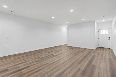 2nd image of 2224 E 4th Ave #1