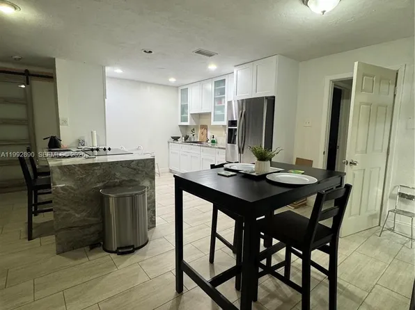 5890 NW 16th Ct, Sunrise, FL 33313