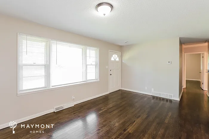 1144 Quincy St — Photo 6