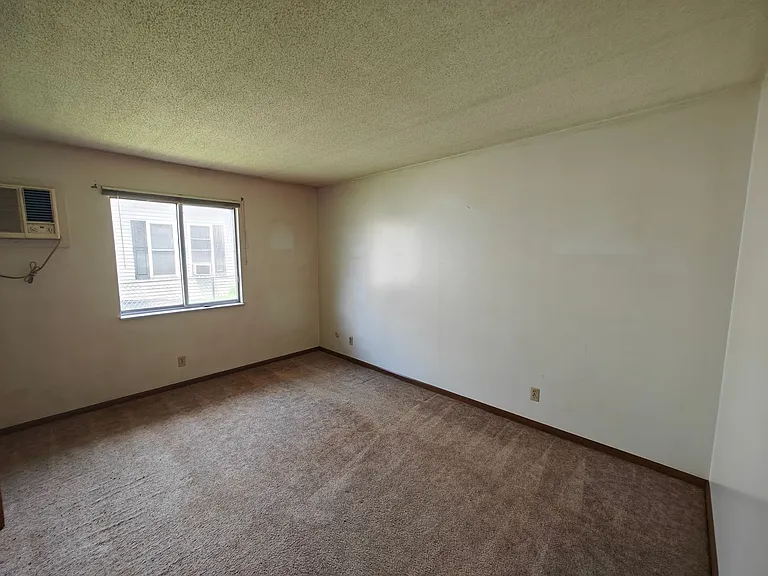 321-1 E Mechanic St — Photo 7