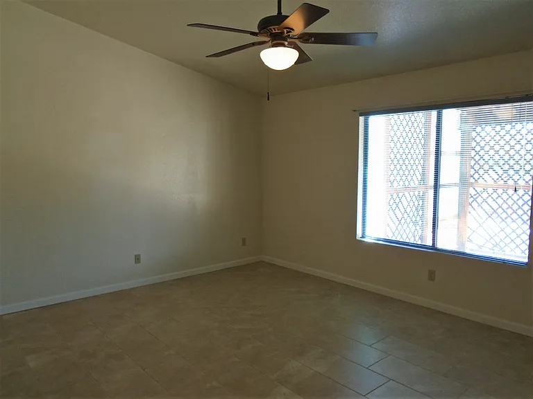 8054 S New Abbey Dr — Photo 10