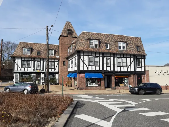 7901 High School Rd APT E, Elkins Park, PA 19027