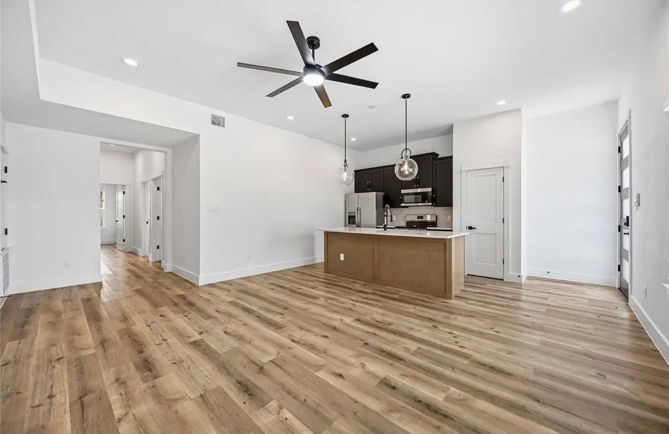 3 bed, 2.0 bath, $2,450 — Photo 3