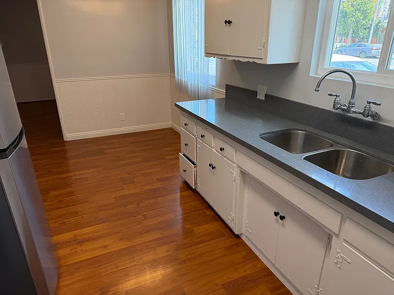 14606 Magnolia Blvd #1 — Photo 5