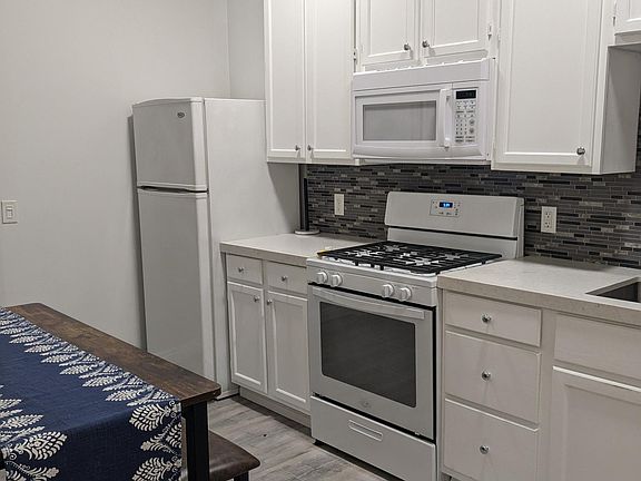 4th image of 2316 W 185th St #1