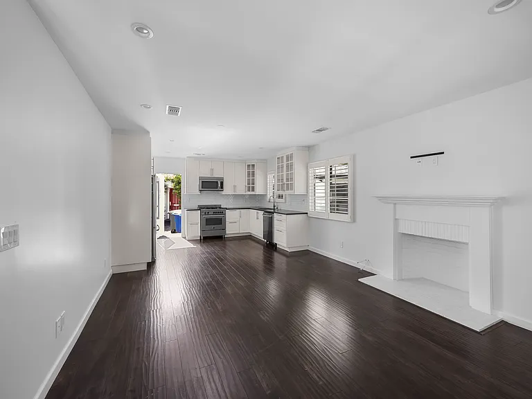 2649 Lake Ave — Photo 7