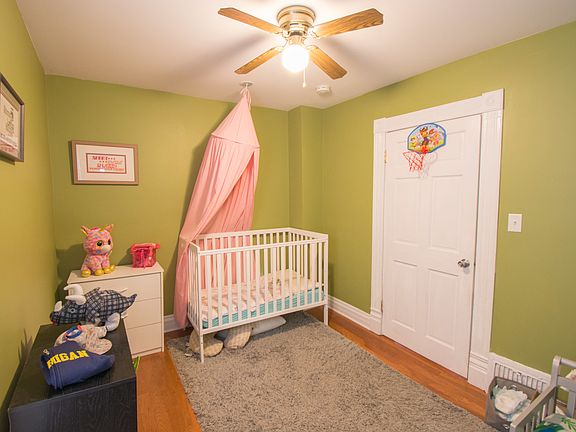 5th image of 12628 Greenwood Ave