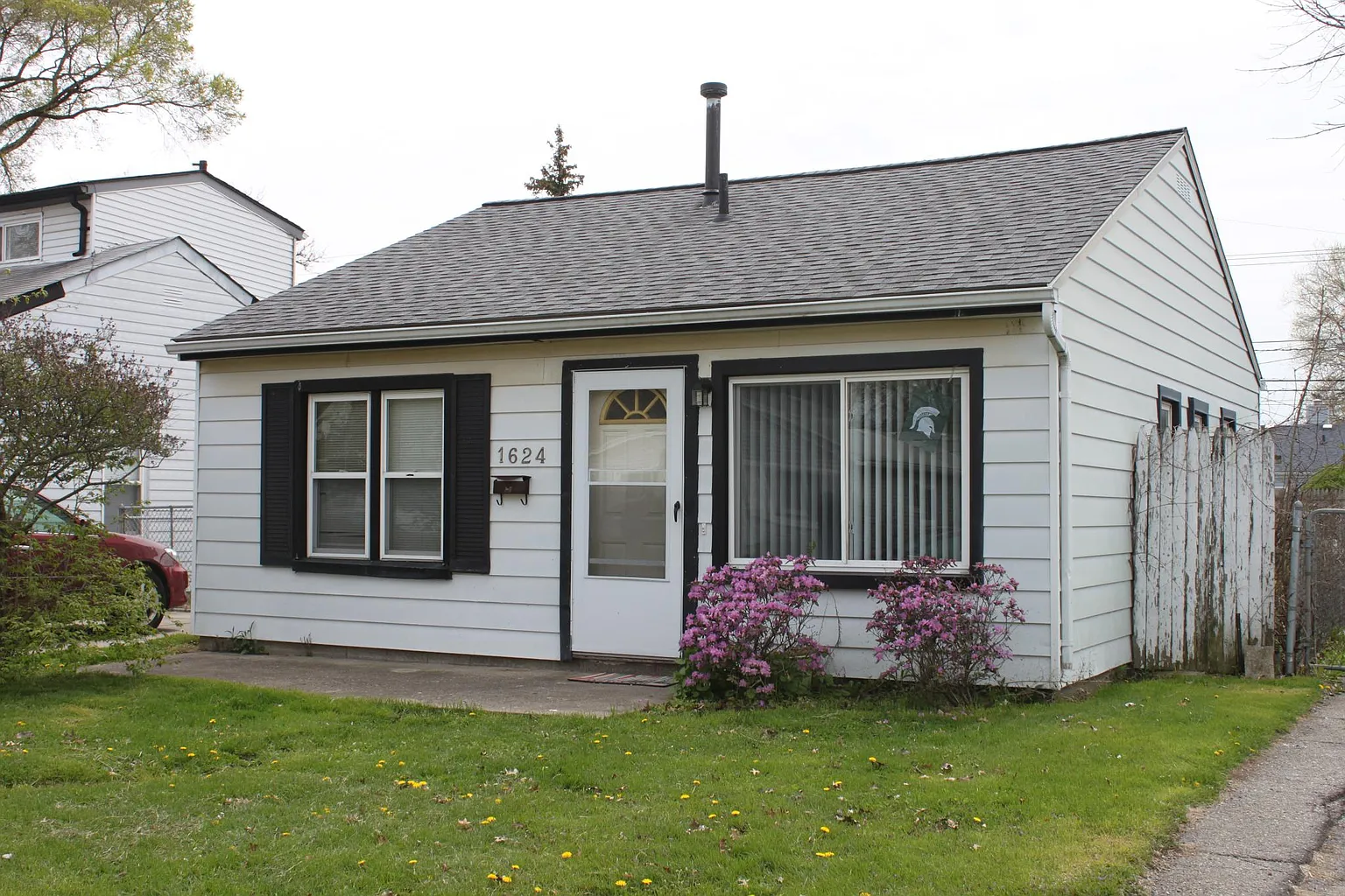 1624 Jarvis St photo 1