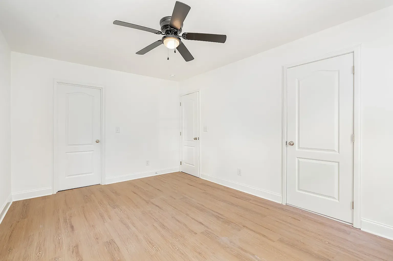 3 bed, 1596 sqft, $2,100 — Photo 3