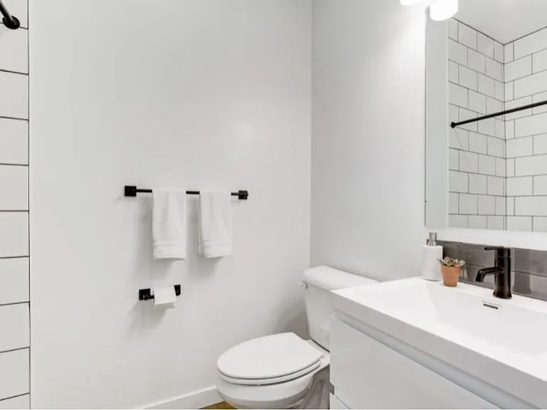 Welcome to Lakeview! - Live in Luxury & Style in the heart of Eastlake — Photo 53