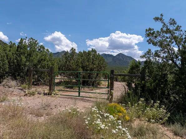 29 Camino Arco Iris, Cerrillos, NM 87010