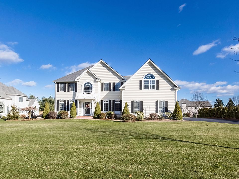 1st image of 14 Billington Cir