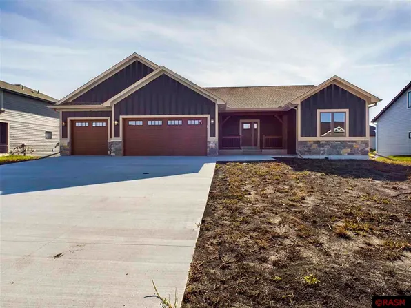 30 Prairie Ct, North Mankato, MN 56003