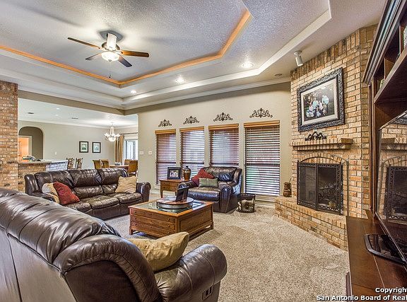 3rd image of 104 Oaklawn Dr