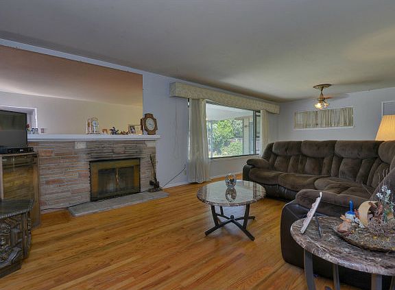 4th image of 18507 Ravenwood Dr
