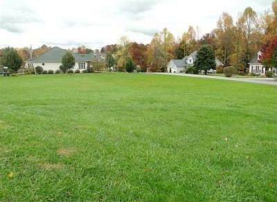 2nd image of 9 Shadowbrook Dr