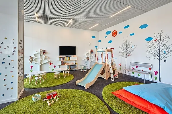 Rented by Compass | media 40