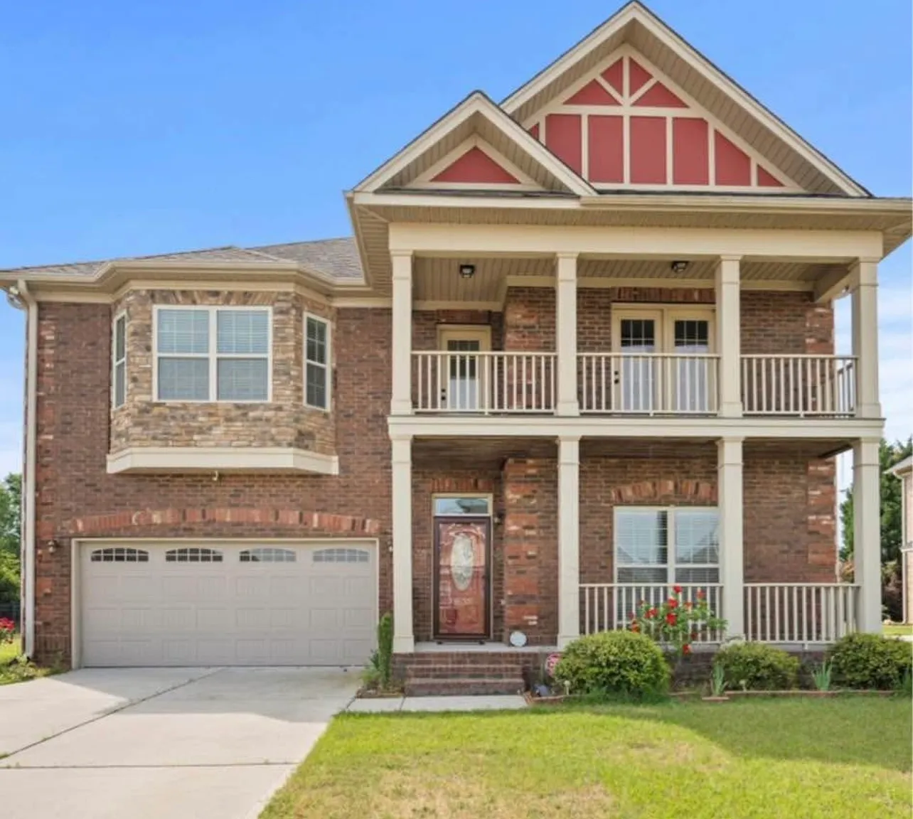 4 bed, 2.5 bath, 3226 sqft, $2,500 — Photo 1