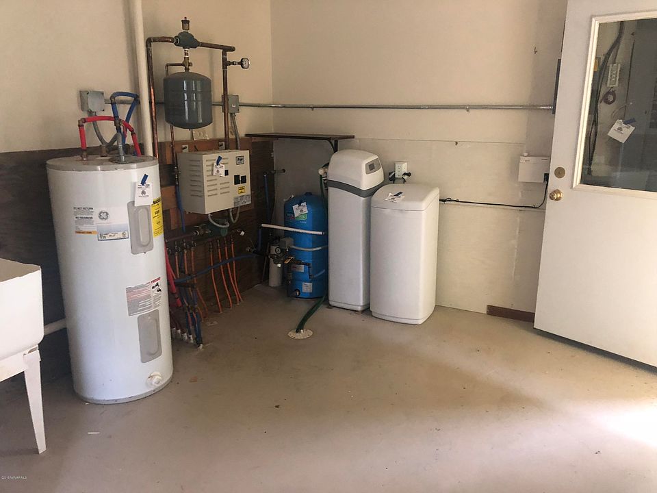 2nd image of 108 S Carlson Ave