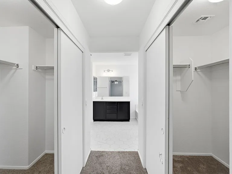 10815 W Avenida Del Rey — Photo 26
