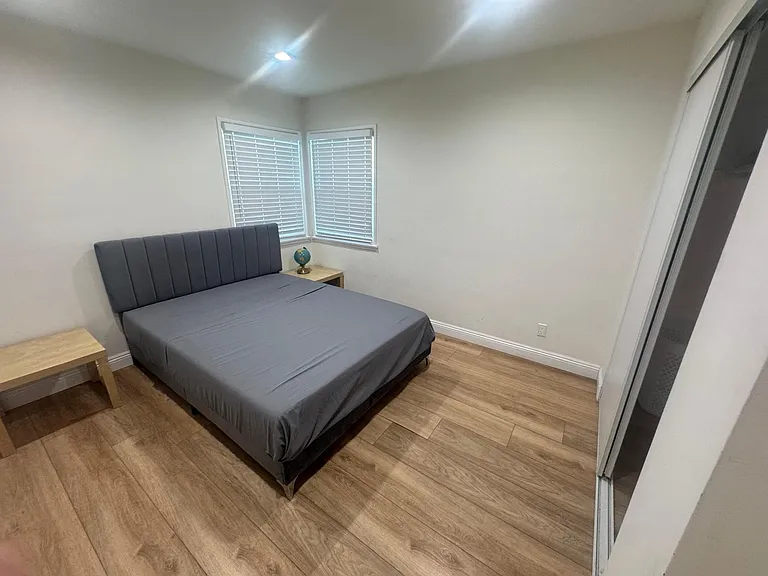 2441 S Baldwin Ave — Photo 19