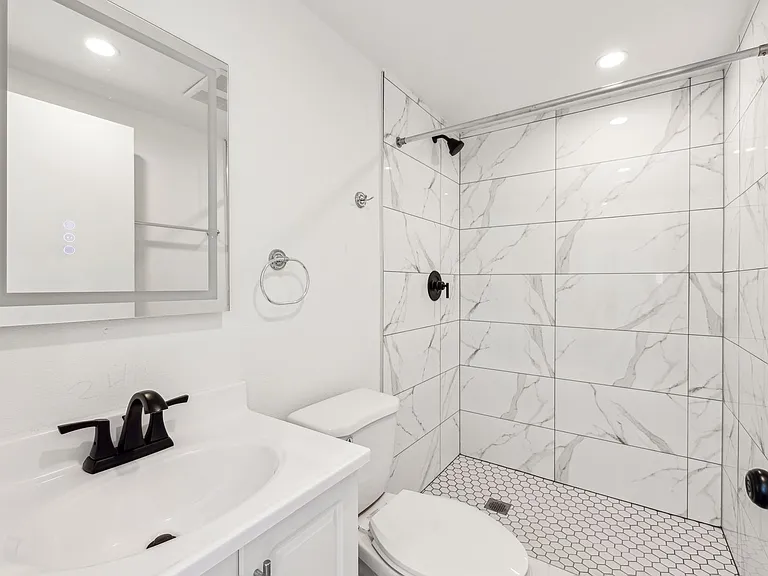 MH 1314 W 35th Pl — Photo 15