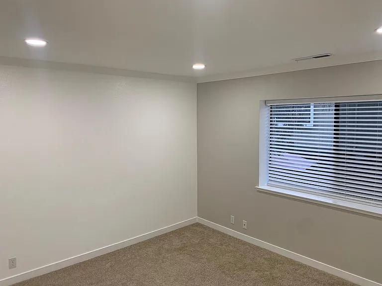 387 Creekview Dr — Photo 16