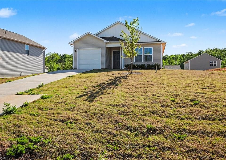 1st image of 331 Peacock Cir