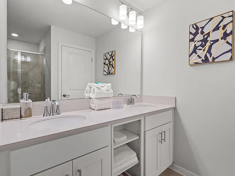 Paradox Cir — Photo 10