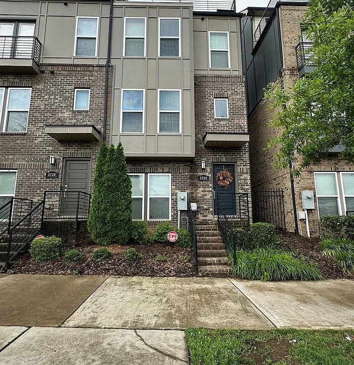 2724 Grand Union Way