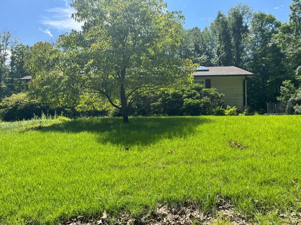 1 Bennett Rd, Holland, MA 01521