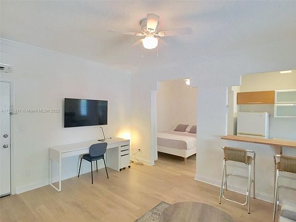 5th image of 260 Euclid Ave APT 7