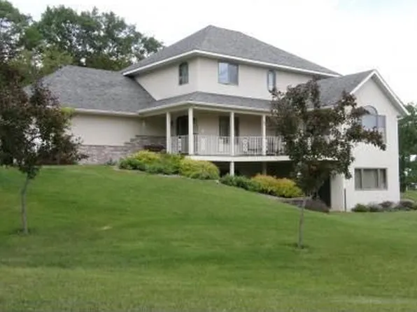 17490 Sugarloaf Pkwy, Zumbrota, MN 55992