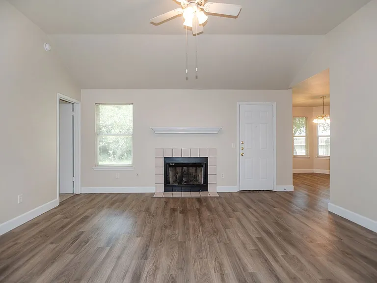 609 Sunny Brook Dr — Photo 3