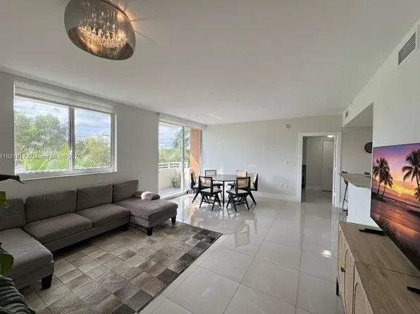 2775 NE 187th St APT 318, Aventura, FL 33180