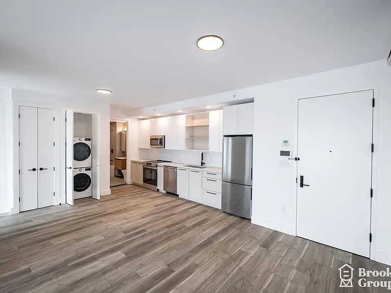 3009 Avenue I #4I — Photo 1