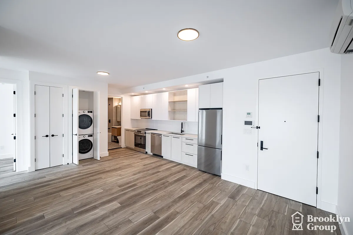 3009 Avenue I 4I