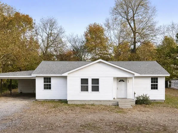 1075 W Clay St, Piggott, AR 72454