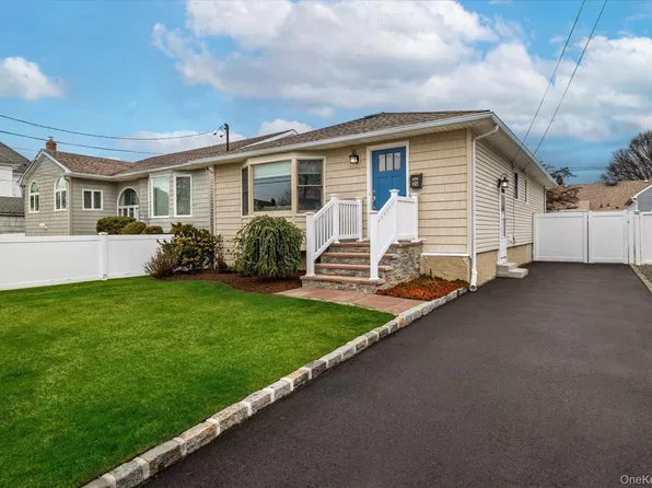 2A Baylis Place, Lynbrook, NY 11563